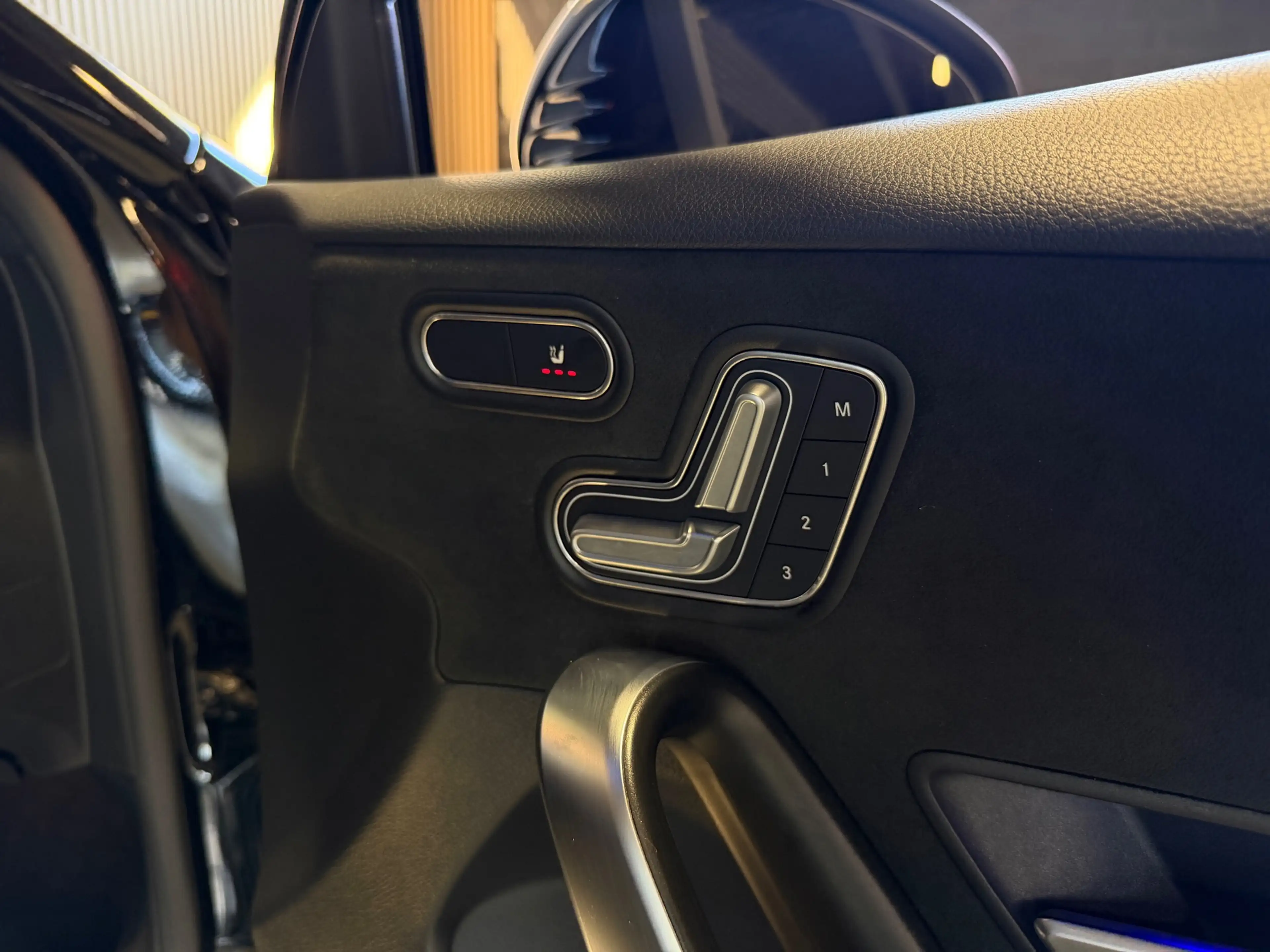 Mercedes-Benz A 250 e AMG Pano|Burmester|Memory|Sfeer|Cam|Keyl| — photo 12