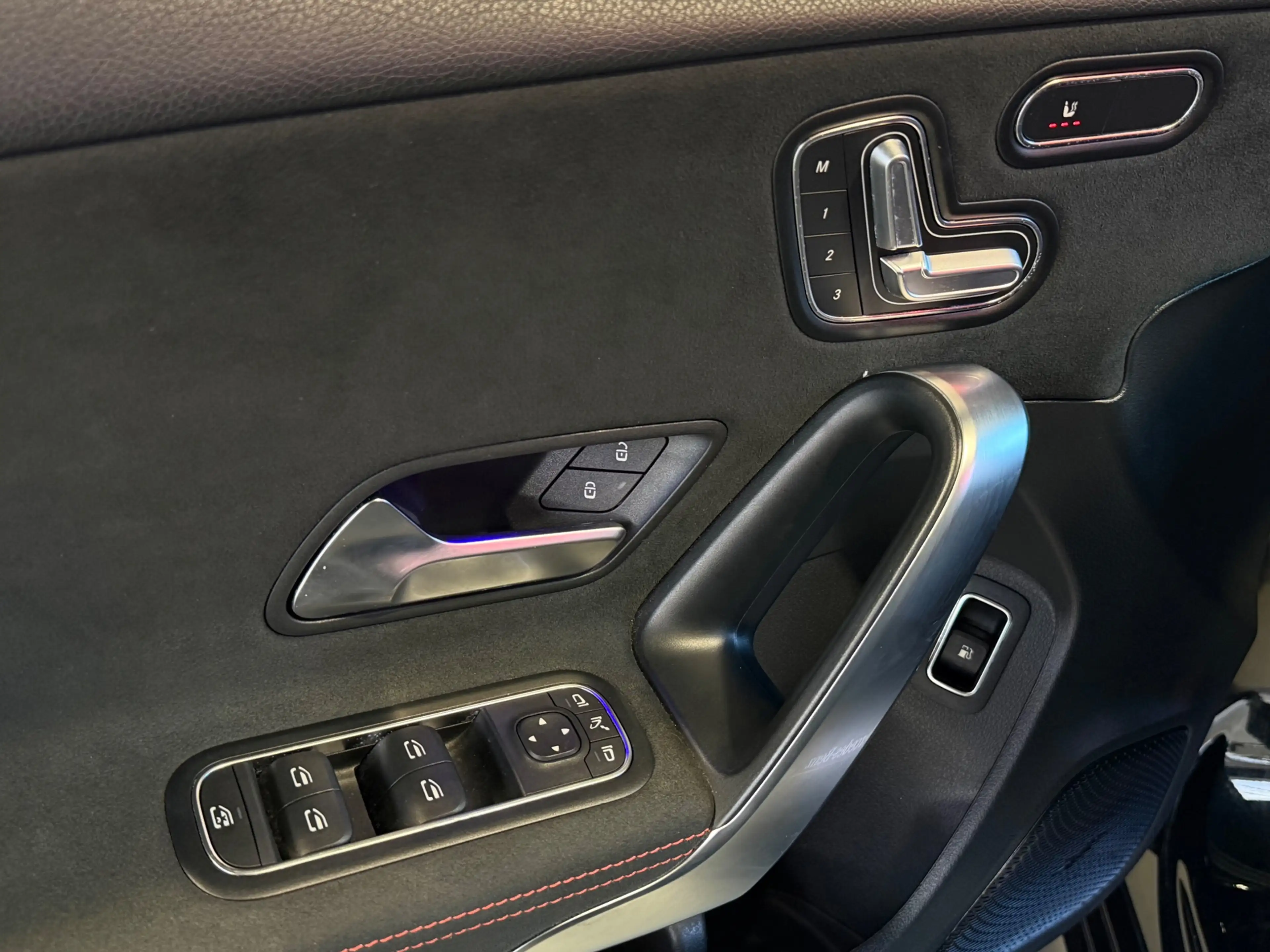 Mercedes-Benz A 250 e AMG Pano|Burmester|Memory|Sfeer|Cam|Keyl| — photo 4