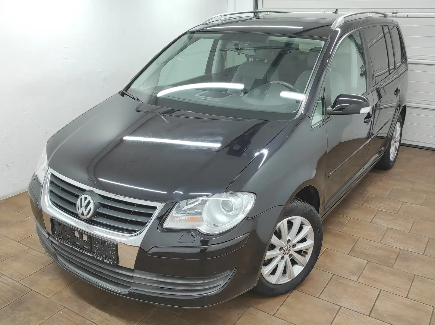 Volkswagen Touran 1.4 TSI AUTOMATIK KLIMA AHK PDC BC ALLWETTER SERVO Negro - 2