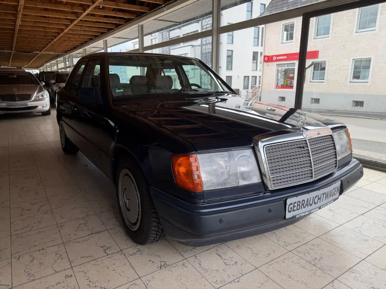 Mercedes-Benz E 230 230E AUTOMATIK*SHZ*SCHIEBEDACH*PDC*TÜV 05/28, foto 5