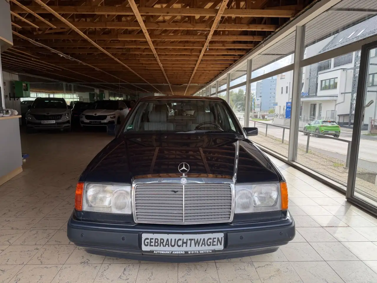 Mercedes-Benz E 230 230E AUTOMATIK*SHZ*SCHIEBEDACH*PDC*TÜV 05/28, foto 6