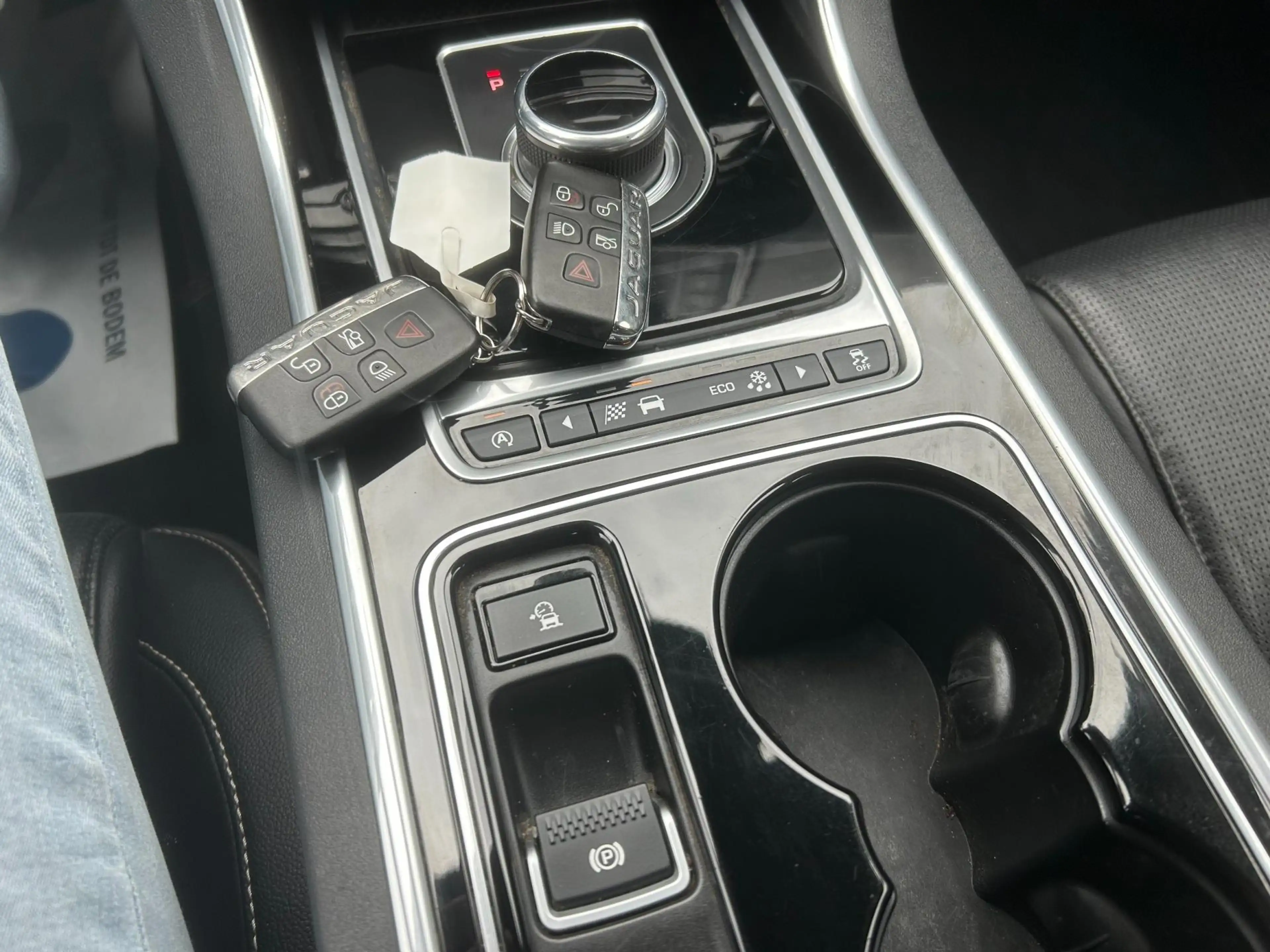 Jaguar XE 2.0 D Portfolio - Clima - Navi - Automaat — photo 12