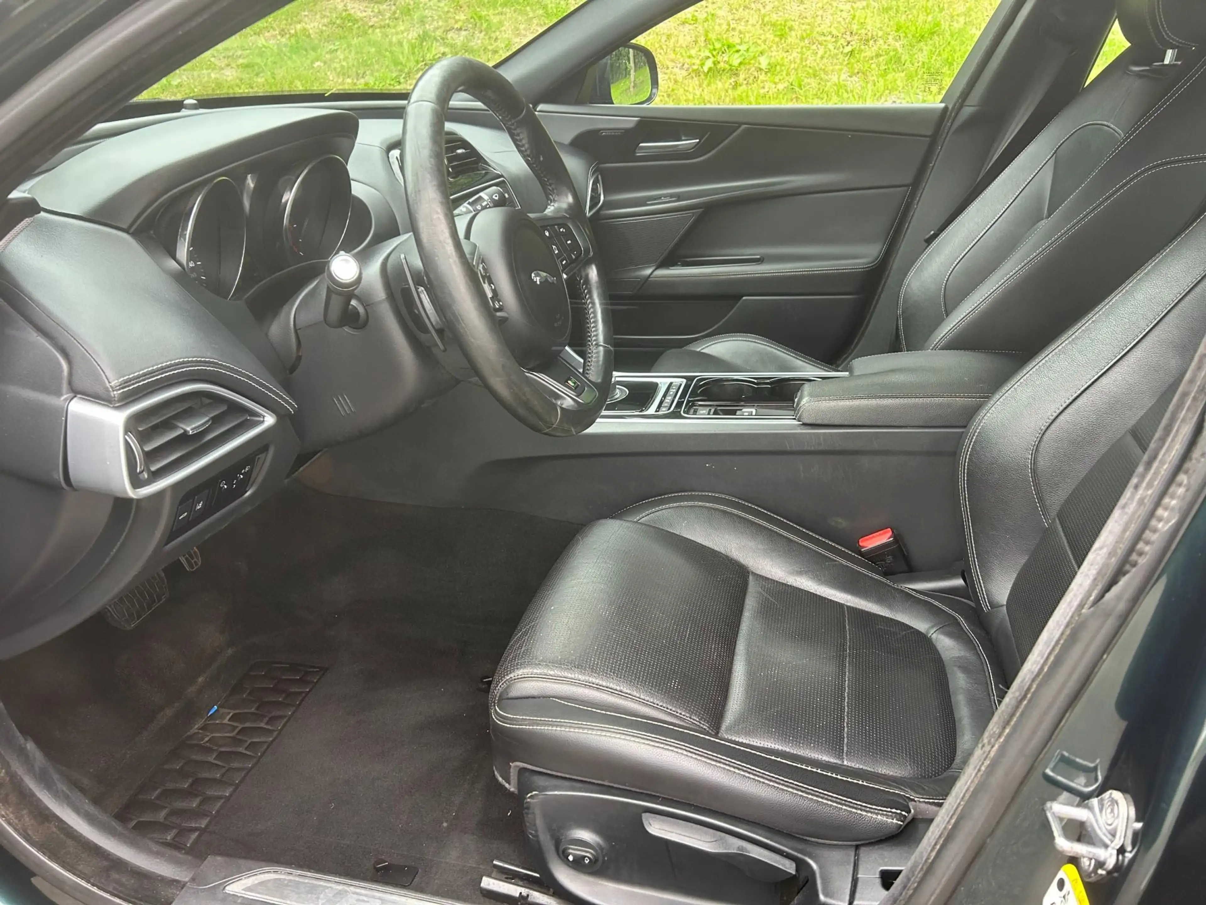 Jaguar XE 2.0 D Portfolio - Clima - Navi - Automaat — photo 7