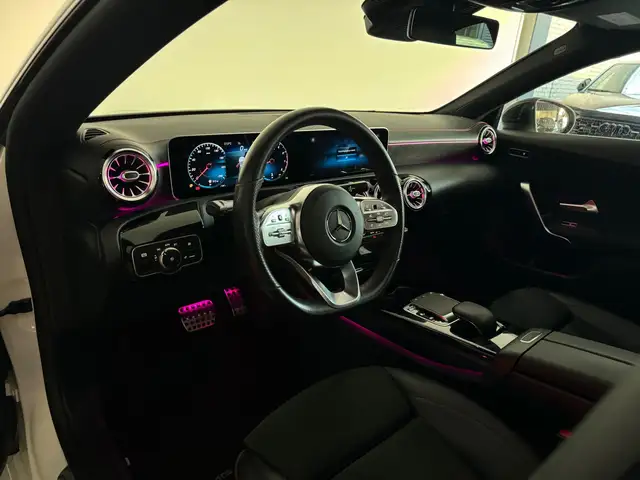 Mercedes-Benz CLA view 9