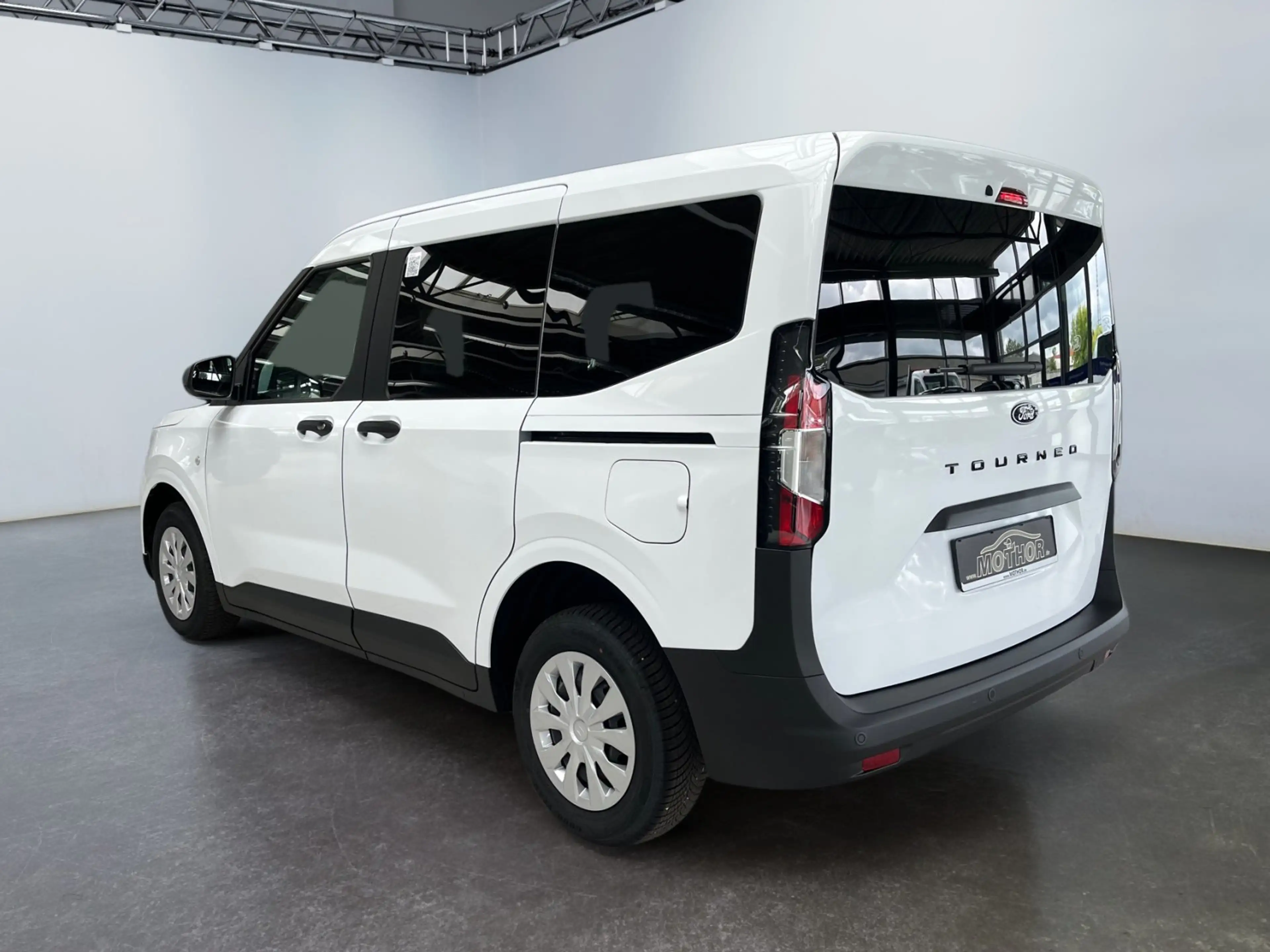 Ford Tourneo Courier 1.0 EcoBoost Winter Paket 2 — photo 4