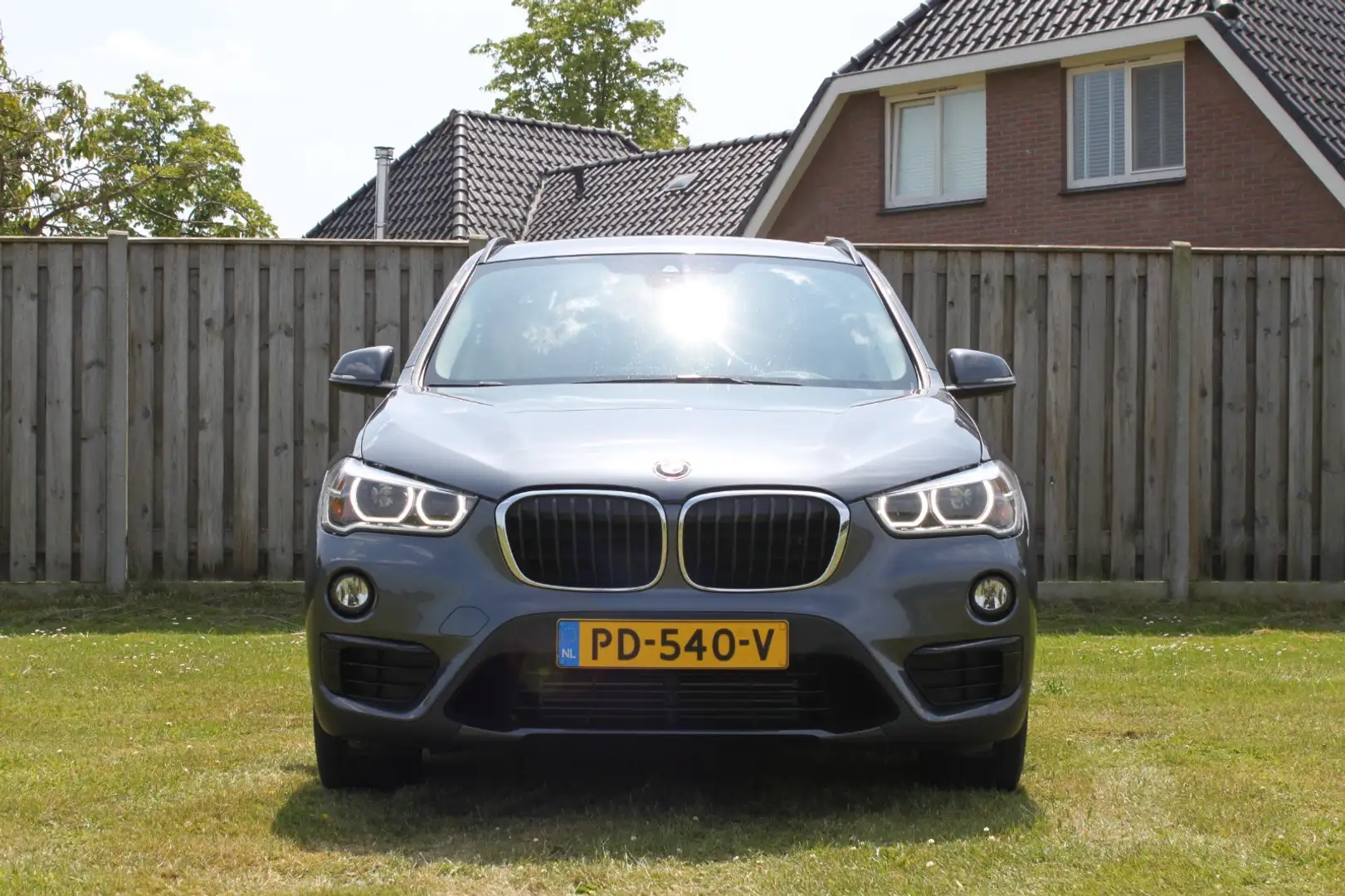 BMW X1 Executive Grijs - 2