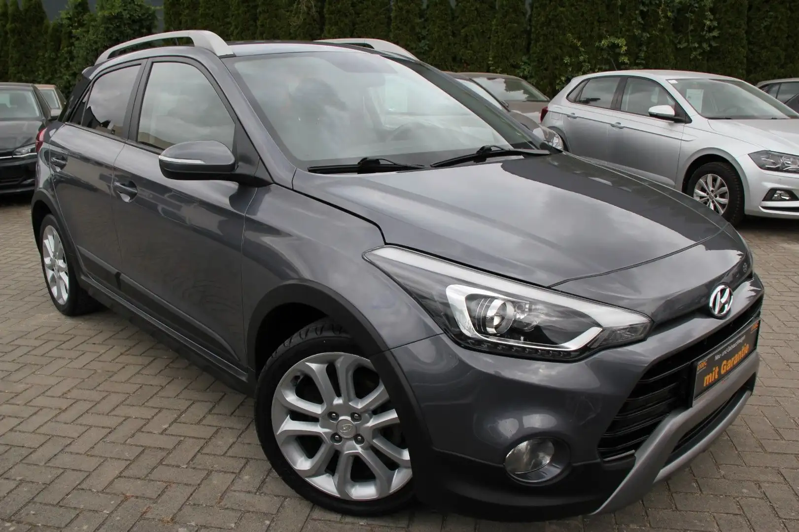 Hyundai i20 Active Klima/Navi/Kamera Grijs - 1