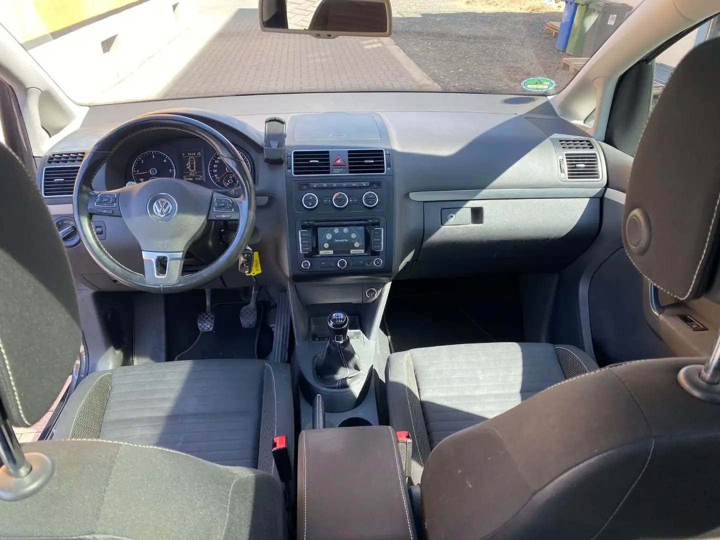 Volkswagen Touran 1.6 TDI Cup Panorama Navi Bi-Xenon SHZ Grau - 2