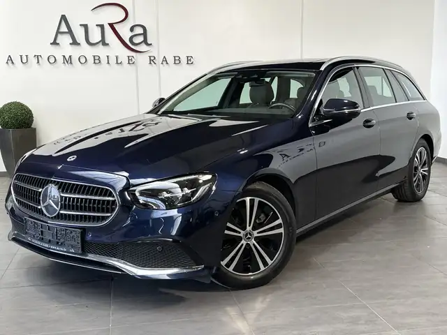 Mercedes-Benz E 220 T 4M Avantgarde NAV+LED+AHK+HUD+GLASDACH
