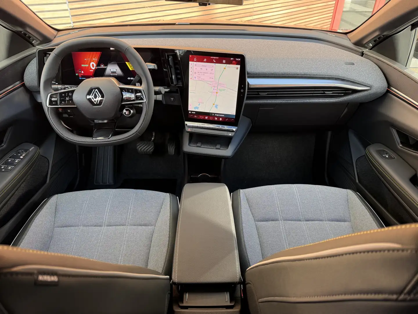 Renault Megane E-Tech 220 Comfort Range Techno 60 kWh Winterpack / H & K Černá - 2