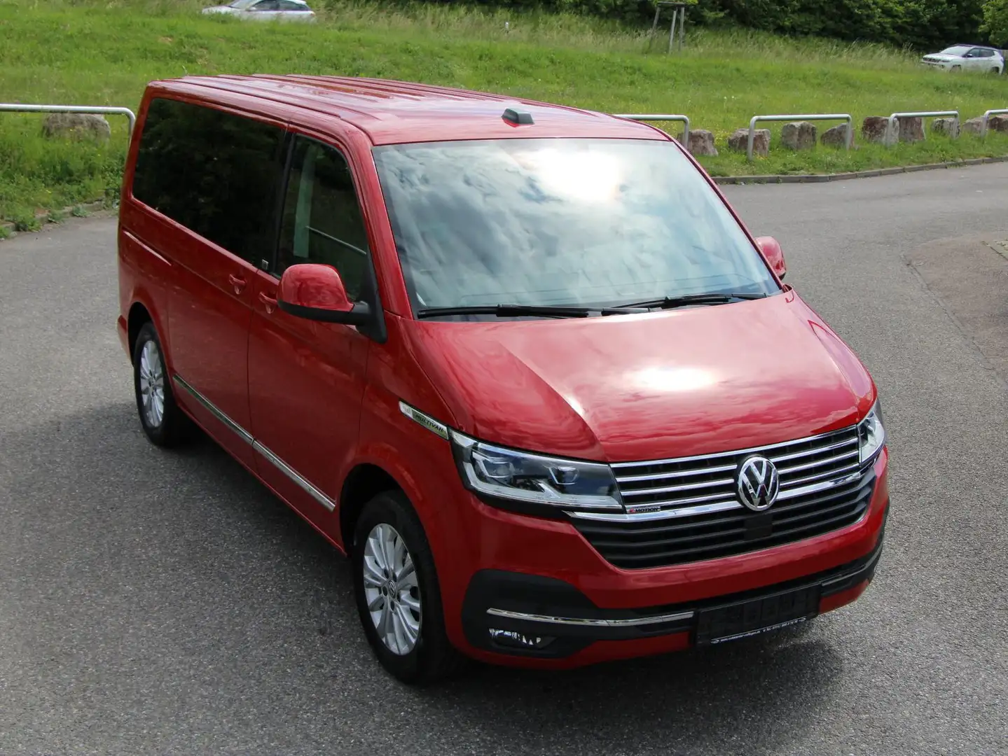 Volkswagen T6.1 Multivan TDI Generation Six 4MOTION 150 PS LED ACC Rouge - 2