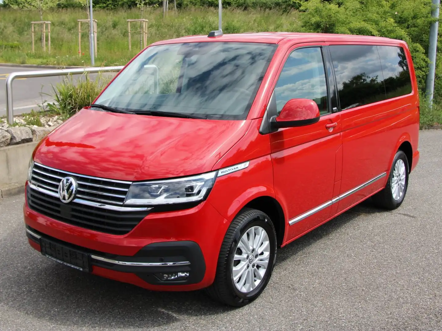 Volkswagen T6.1 Multivan TDI Generation Six 4MOTION 150 PS LED ACC Rouge - 1