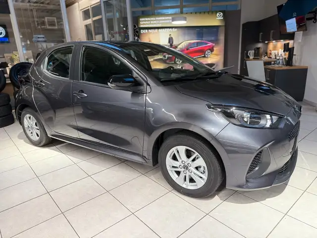 Mazda 2 Hybrid Centre Line