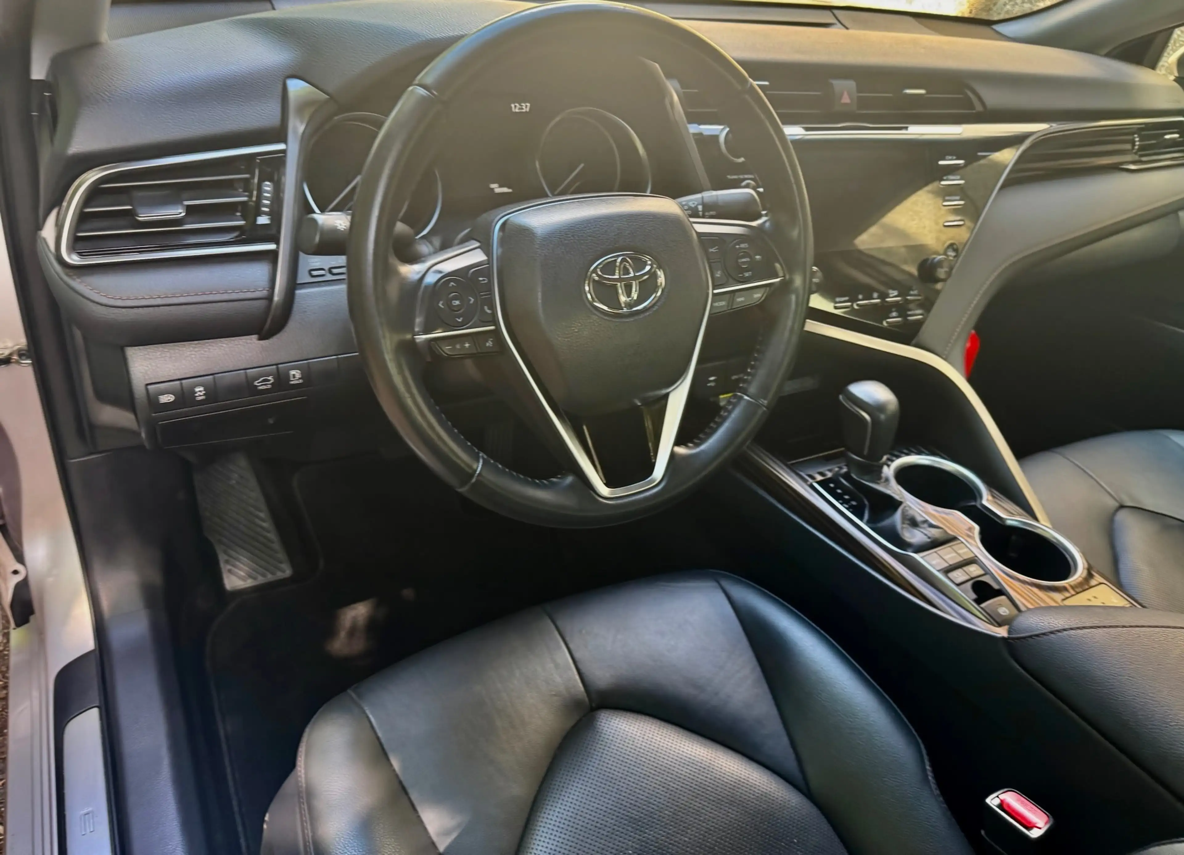 Toyota Camry Hybrid 2.5 - Sg chauffants - Cam - Keyless - Full — photo 8