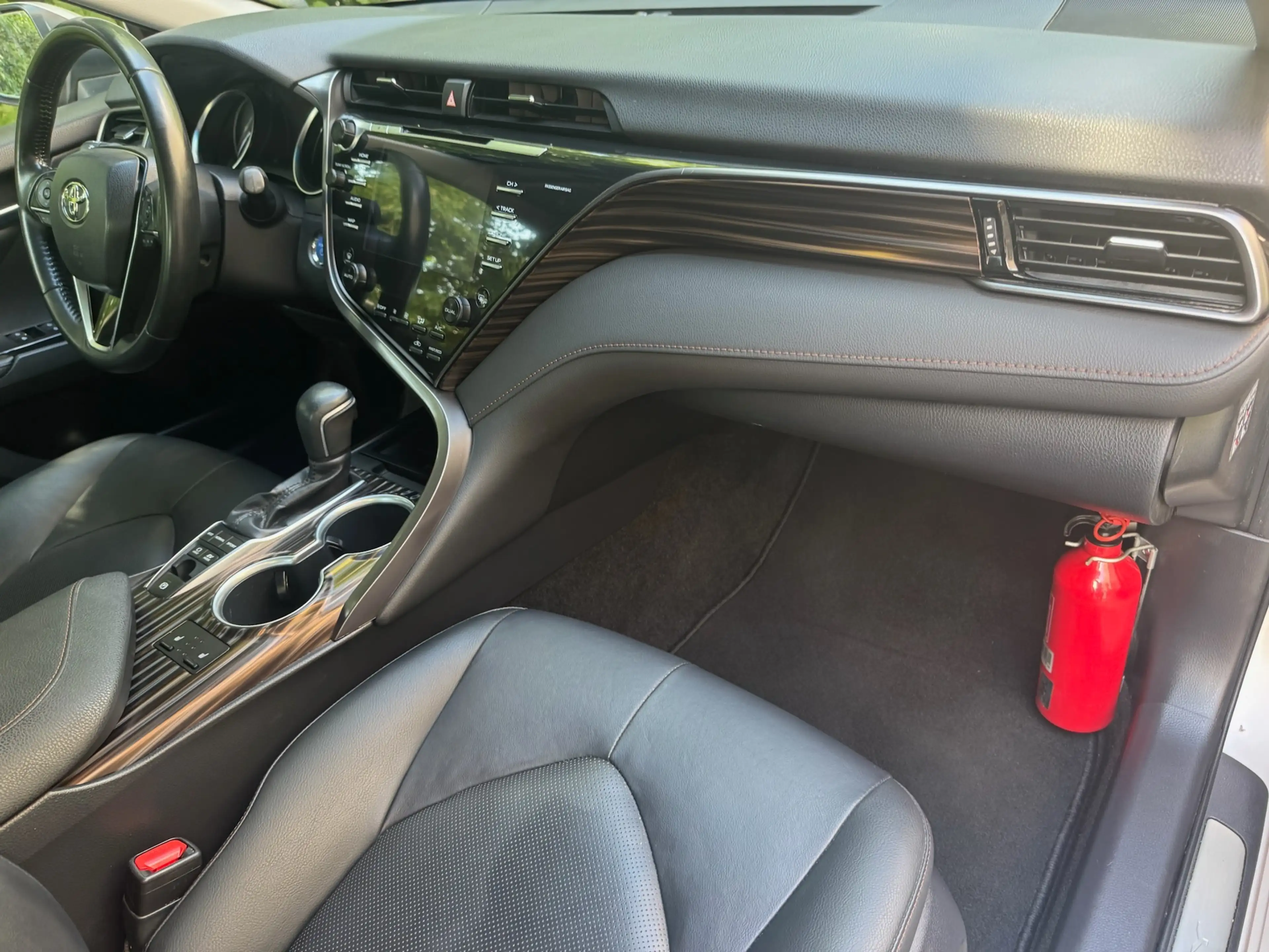 Toyota Camry Hybrid 2.5 - Sg chauffants - Cam - Keyless - Full — photo 11
