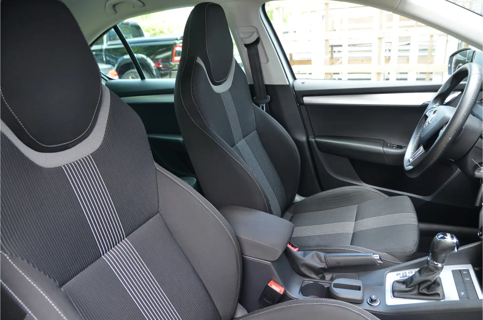 Skoda Octavia 1.0 TSI Greentech Ambition Business 18" Aluminium, Grijs - 2