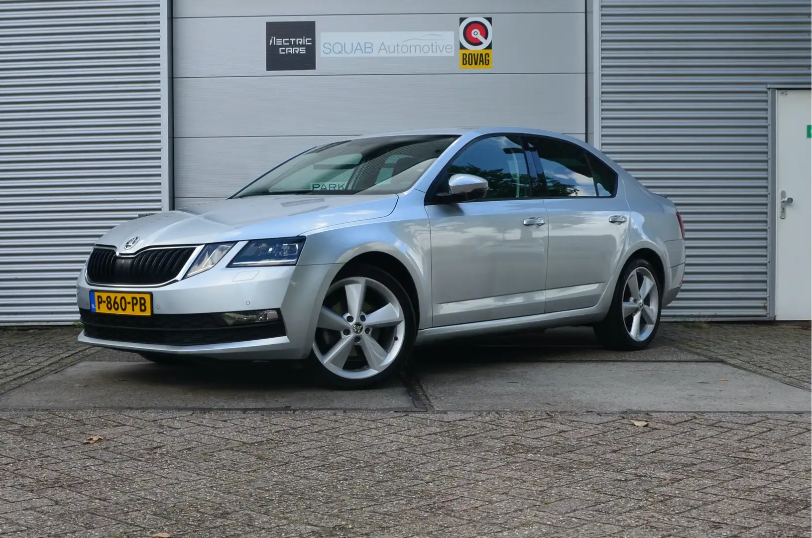 Skoda Octavia 1.0 TSI Greentech Ambition Business 18" Aluminium, Grijs - 1