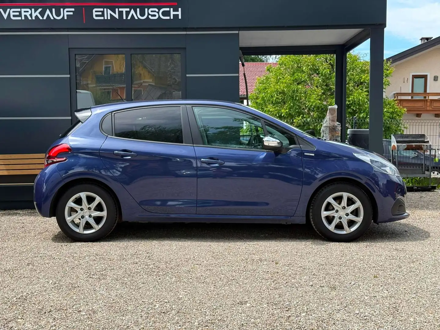 Peugeot 208 Style Blau - 2