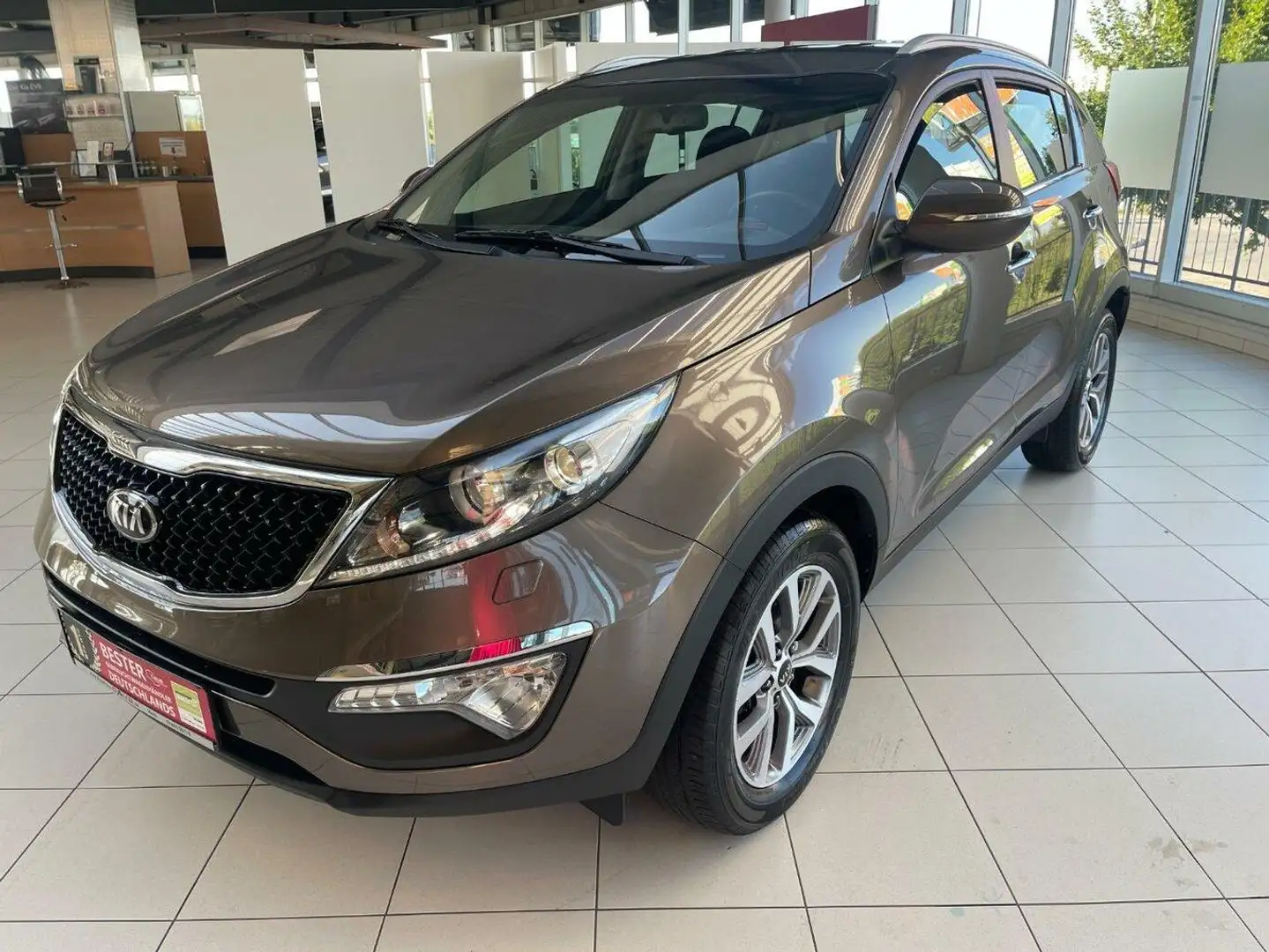 Kia Sportage 1.7 CRDi VISION+Klimaautomatik+SHZ+PDC+ Beige - 2
