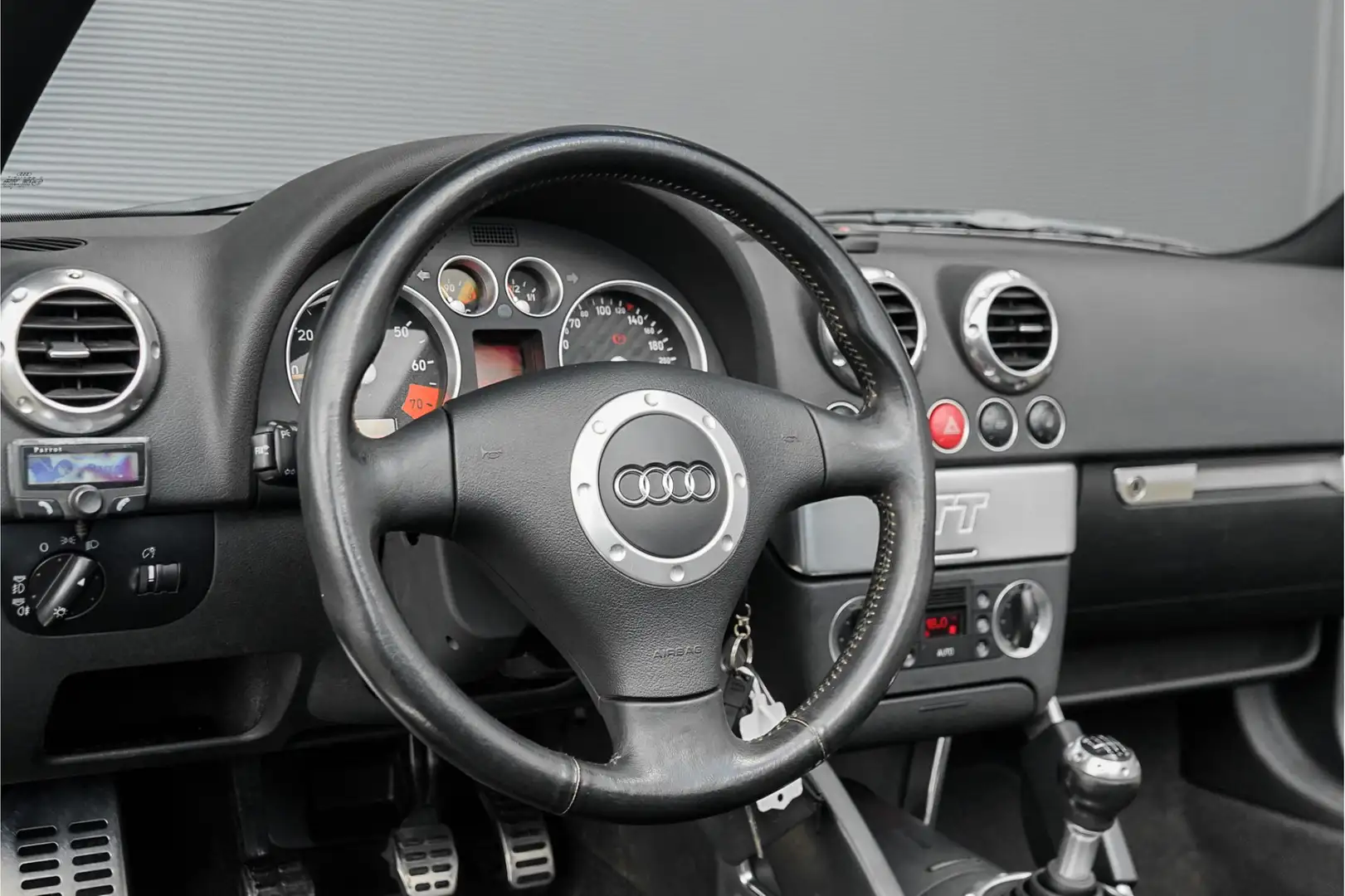 Audi TT Roadster 1.8 5V Turbo Quattro 225PK NL Auto Leer X Blauw - 2