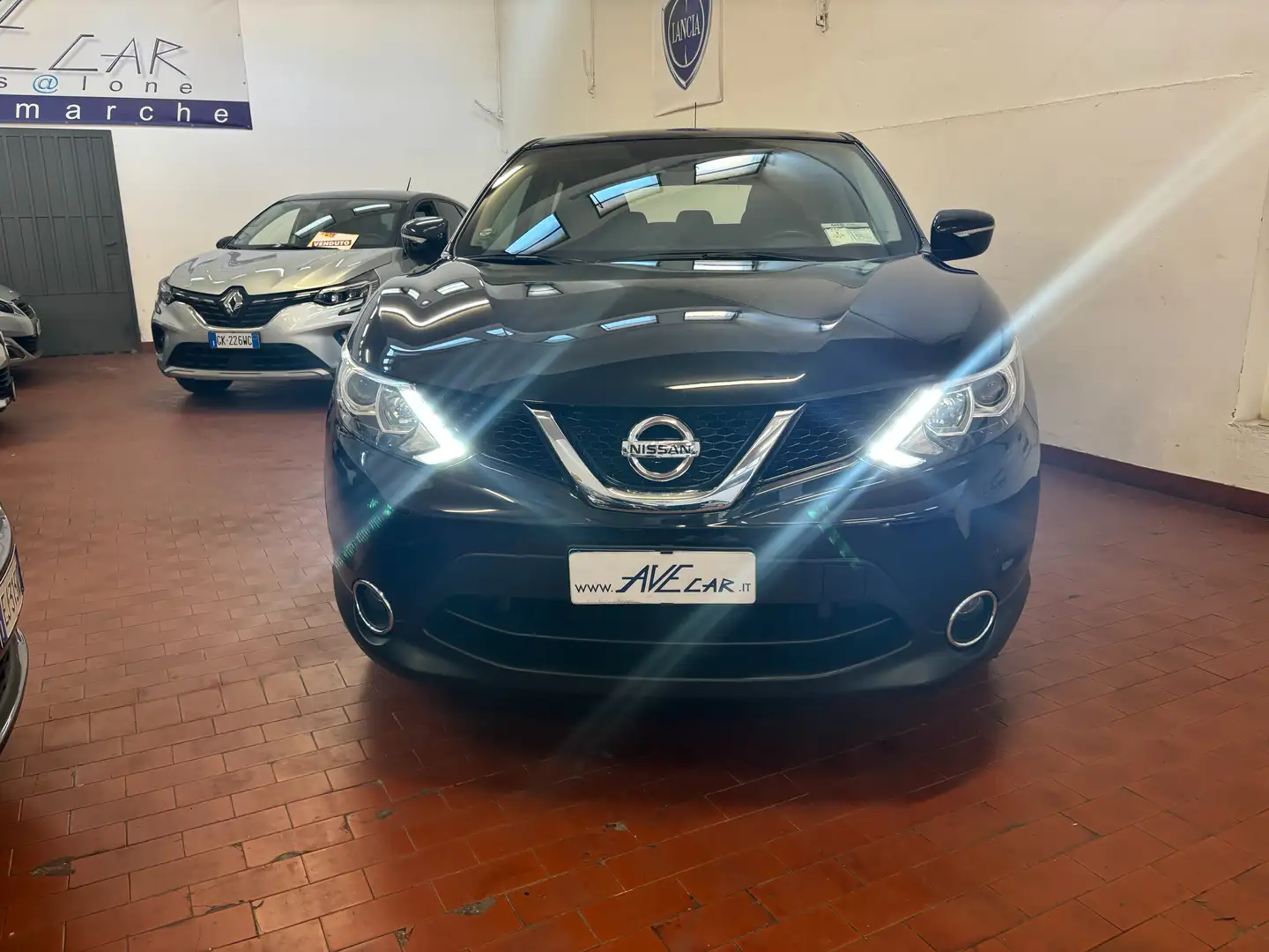 Nissan Qashqai 1.5 dci Tekna 110cv 1 PROPRIETARIO OK NEOPATENTATI Nero - 2