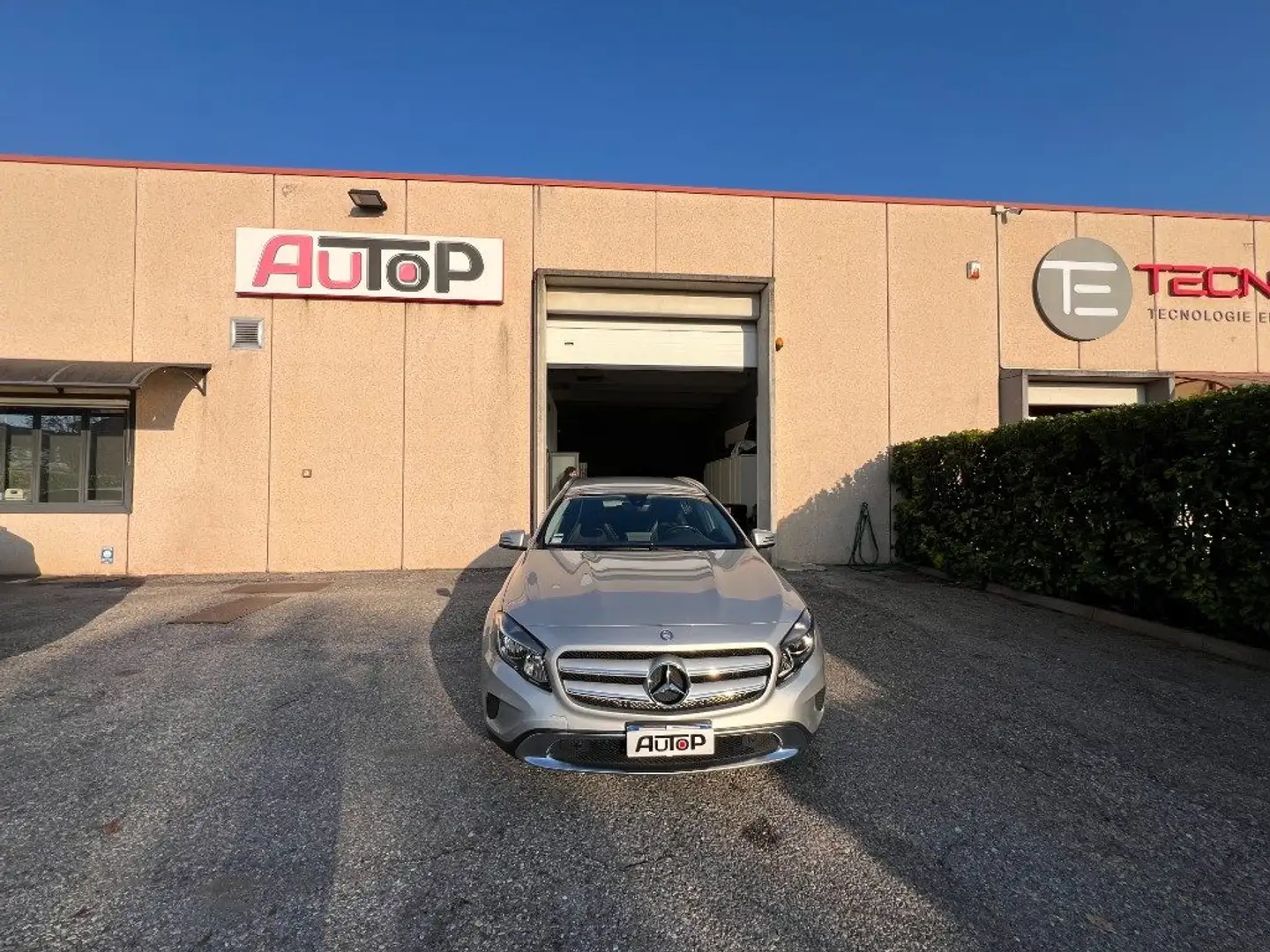 Mercedes-Benz GLA 200 d Automatic Premium Argento - 2