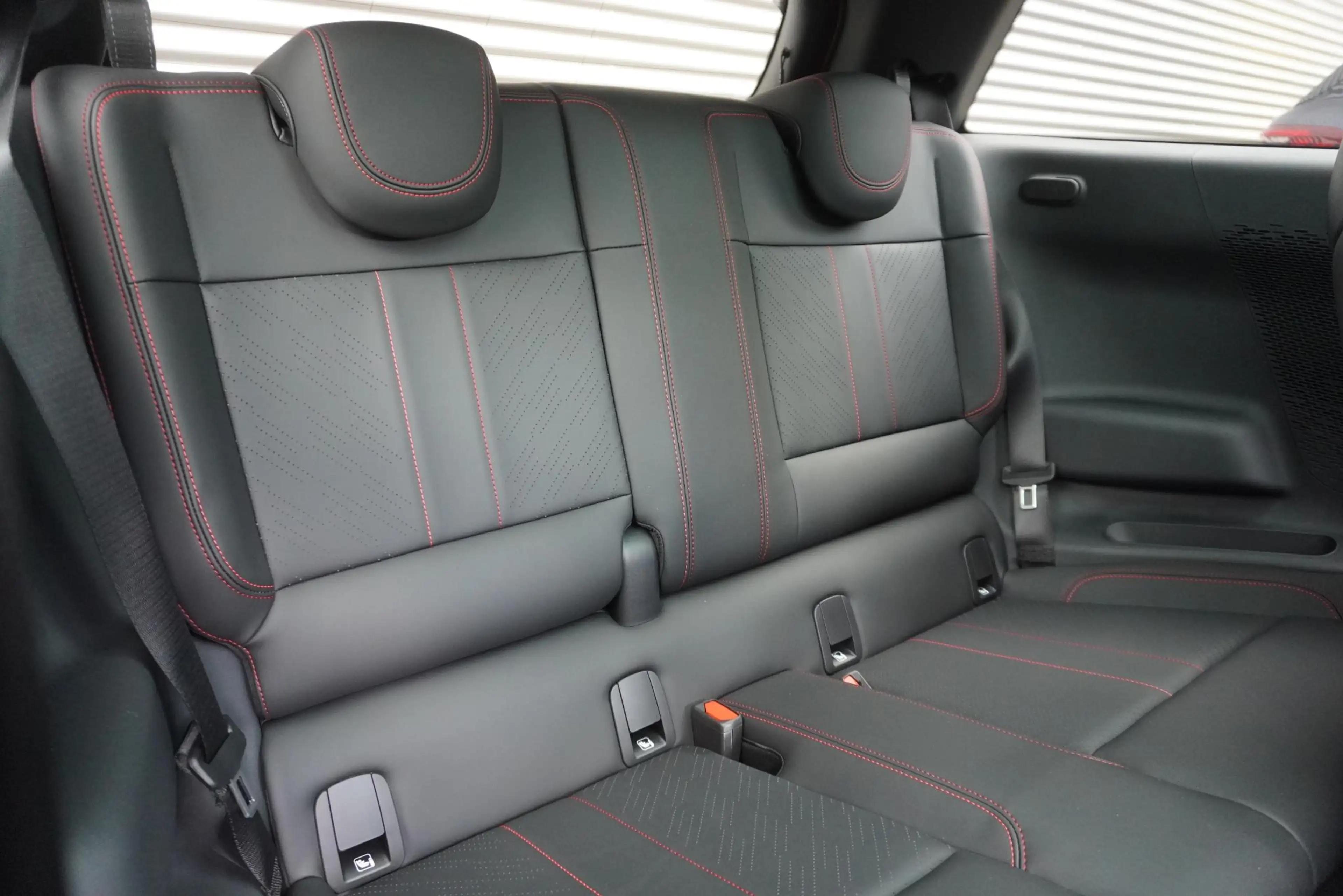 MINI Cooper E John Cooper Works Trim | Pakket L — photo 10