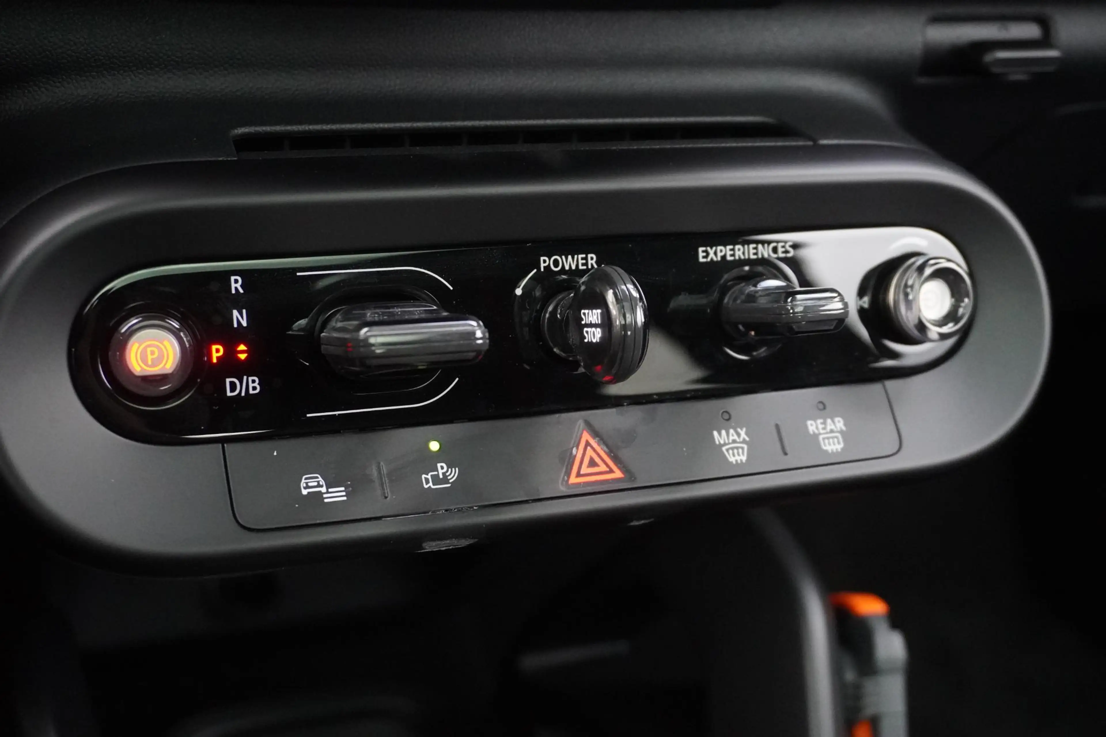 MINI Cooper E John Cooper Works Trim | Pakket L — photo 12