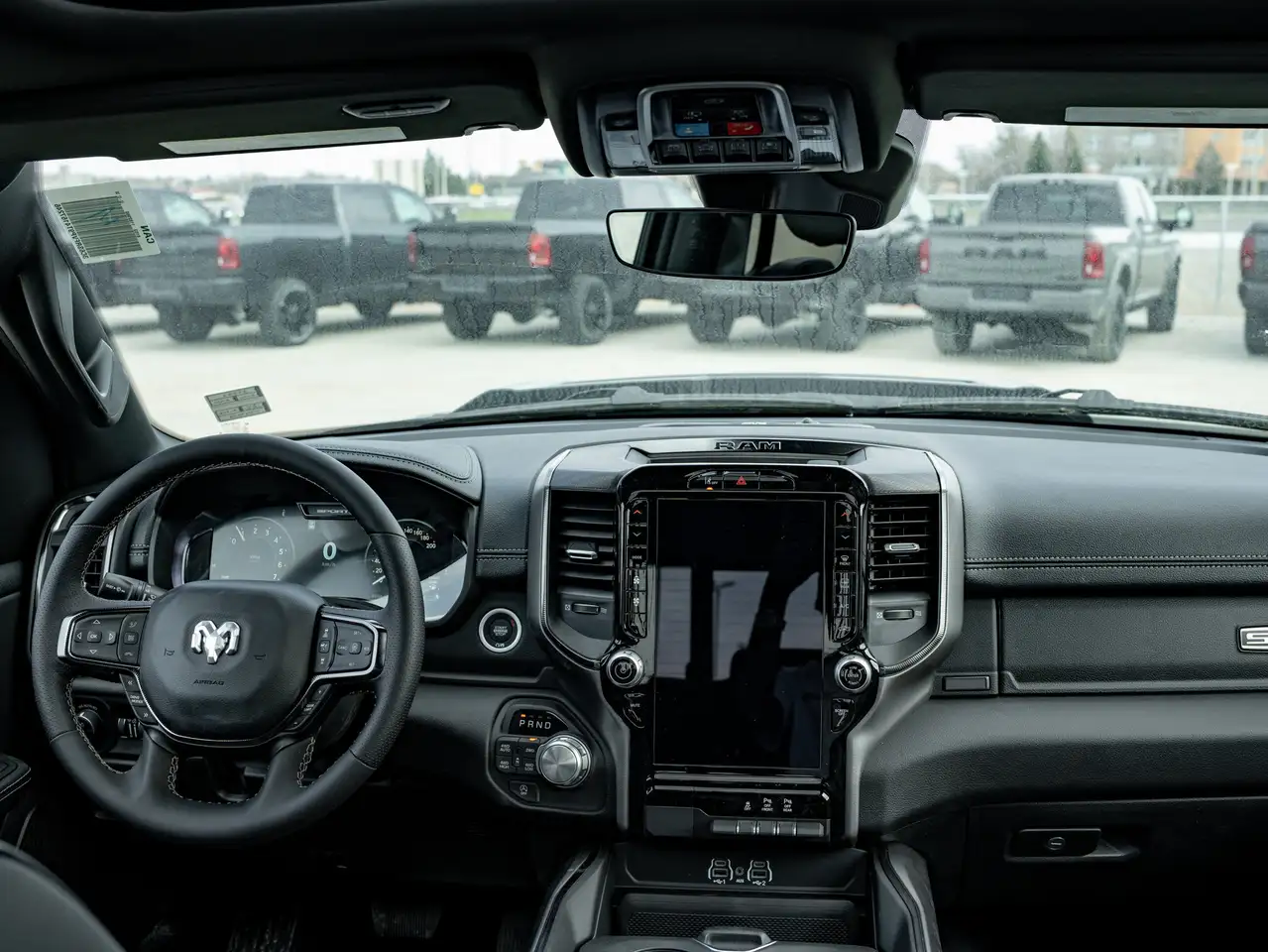 RAM 1500 снимка RAM 1500