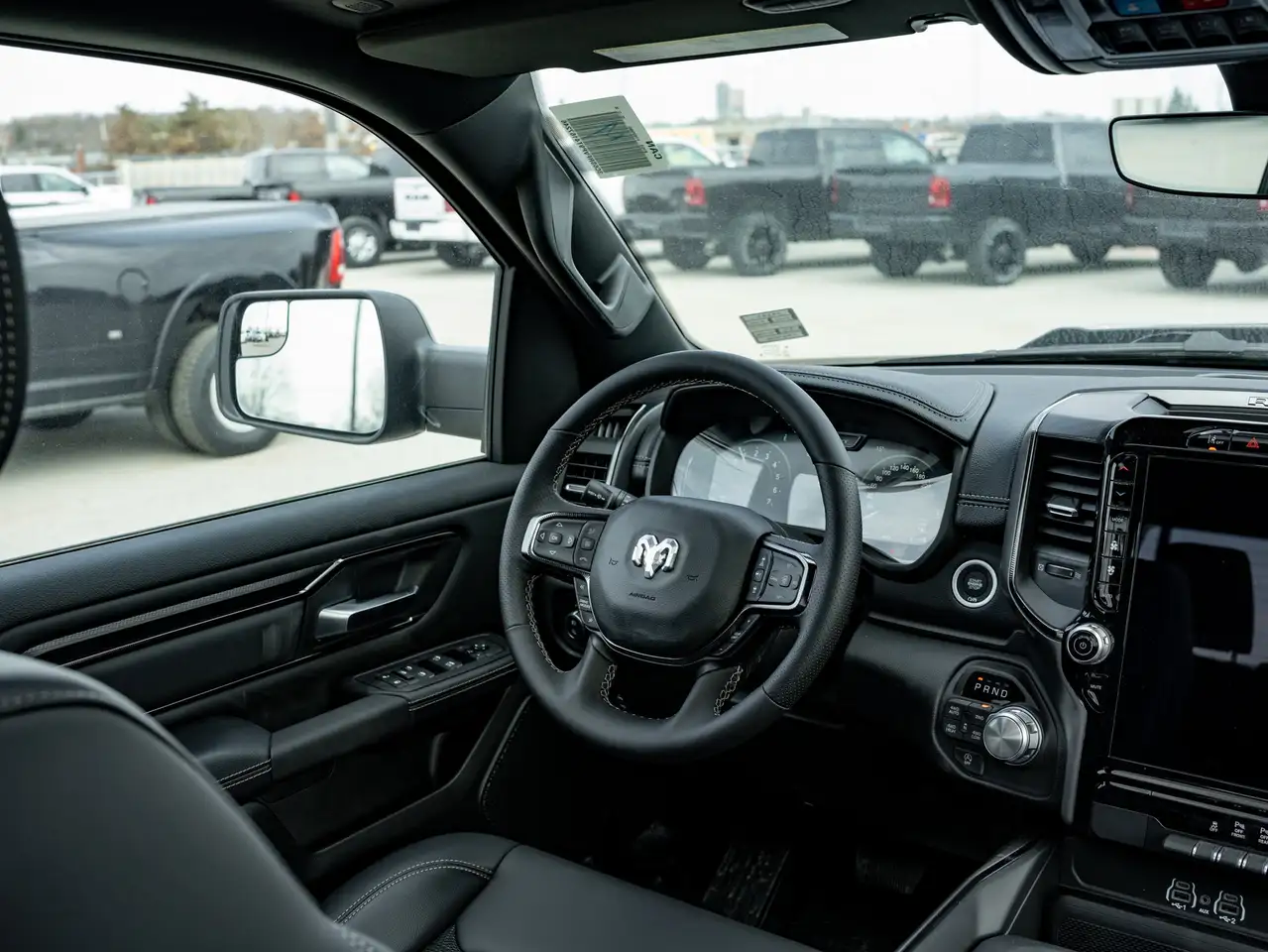 RAM 1500 снимка RAM 1500