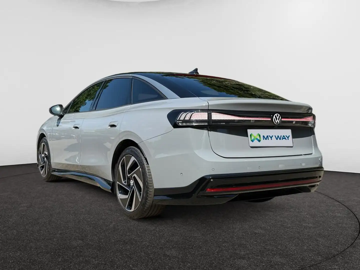 Volkswagen ID.7 Pro Business Premium 77 kWh 286 PK / ACC / Camera / Apple Carplay Grijs - 2