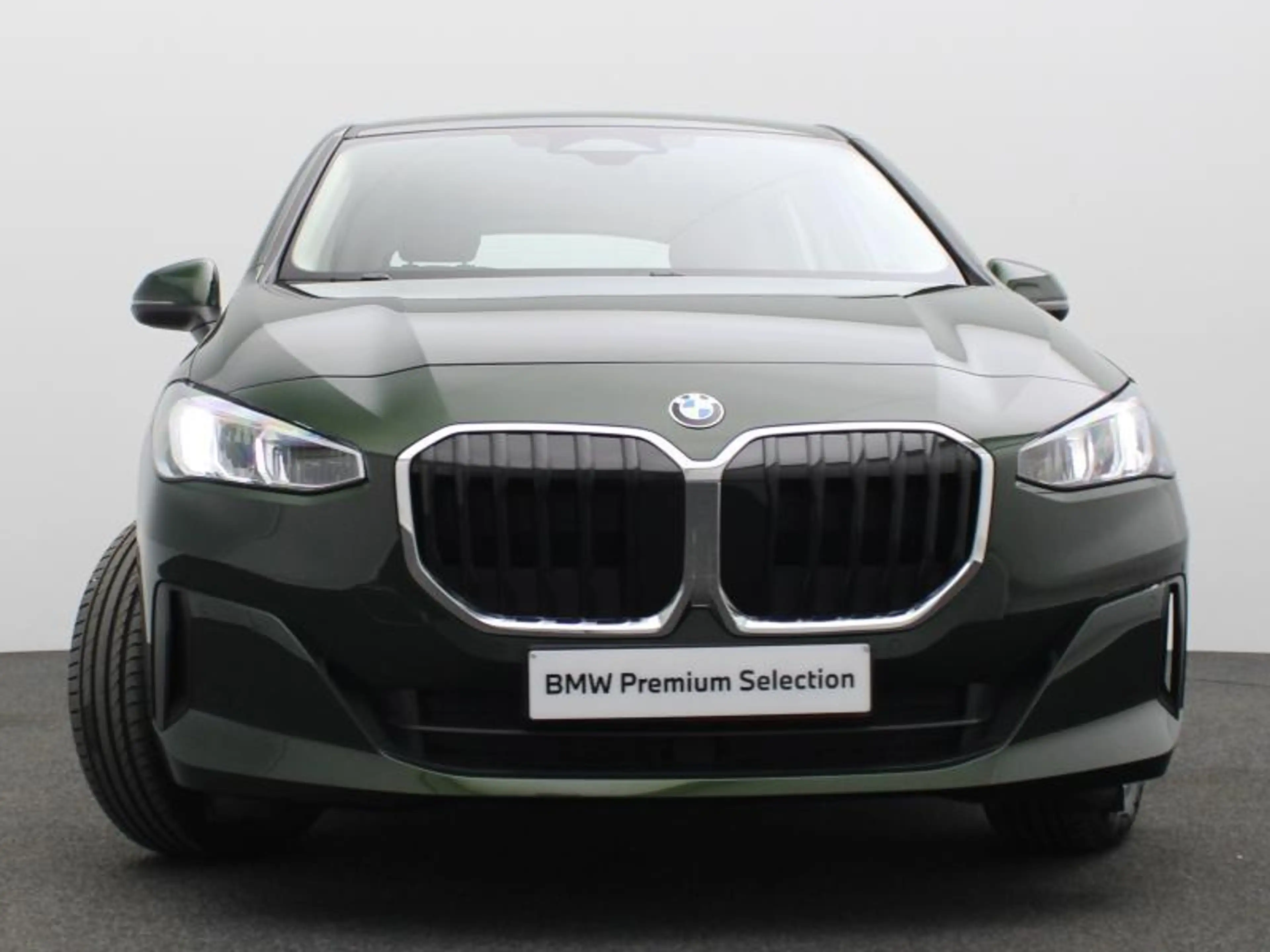 BMW 218 Active Tourer — photo 2
