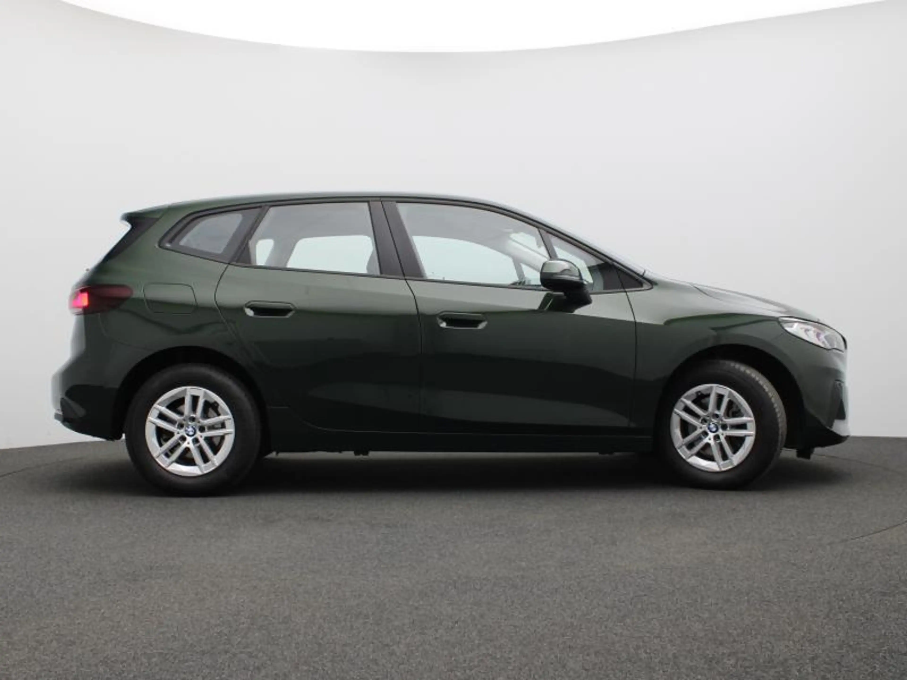 BMW 218 Active Tourer — photo 3