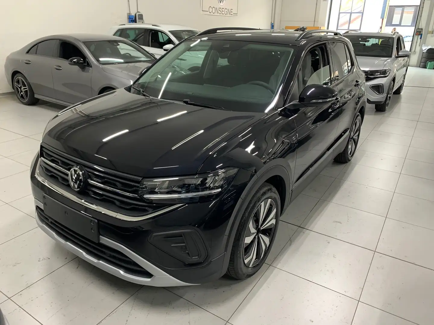 Volkswagen T-Cross 1.0 tsi Edition Plus 95cv KM ZERO Noir - 1
