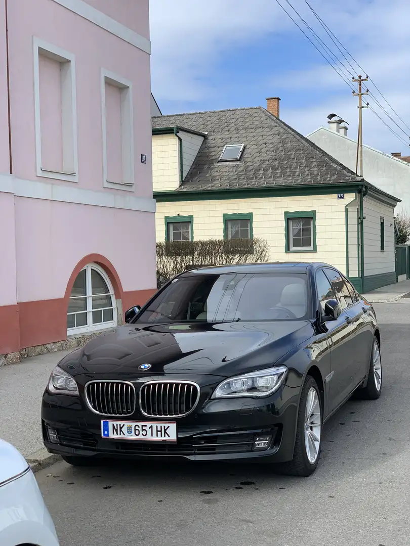 BMW 730 730d xDrive Schwarz - 2
