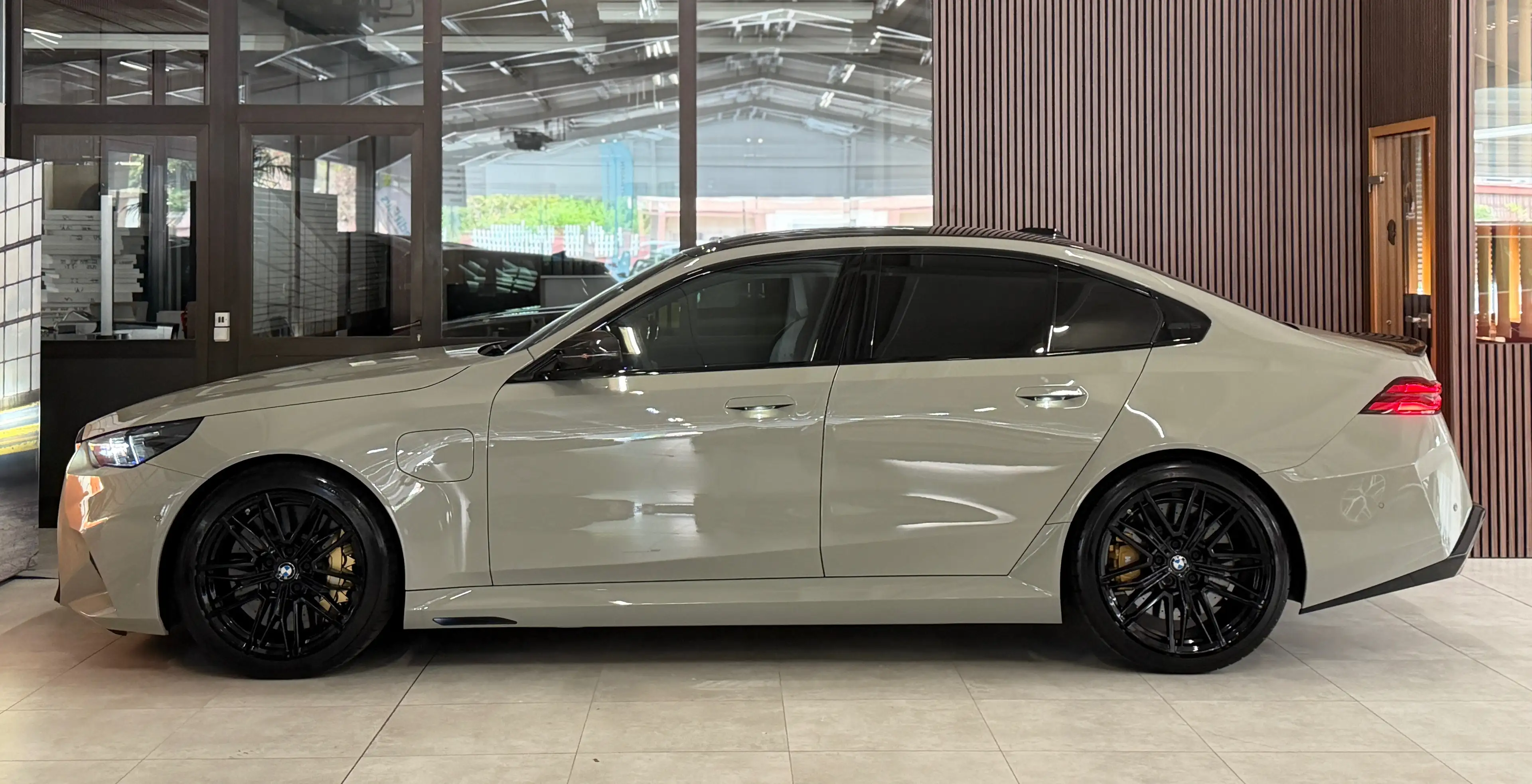 BMW M5 Ultimate-Paket*Carbon-Paket*Keramikbremse* Bowers & Wilkins*V-Max — photo 9