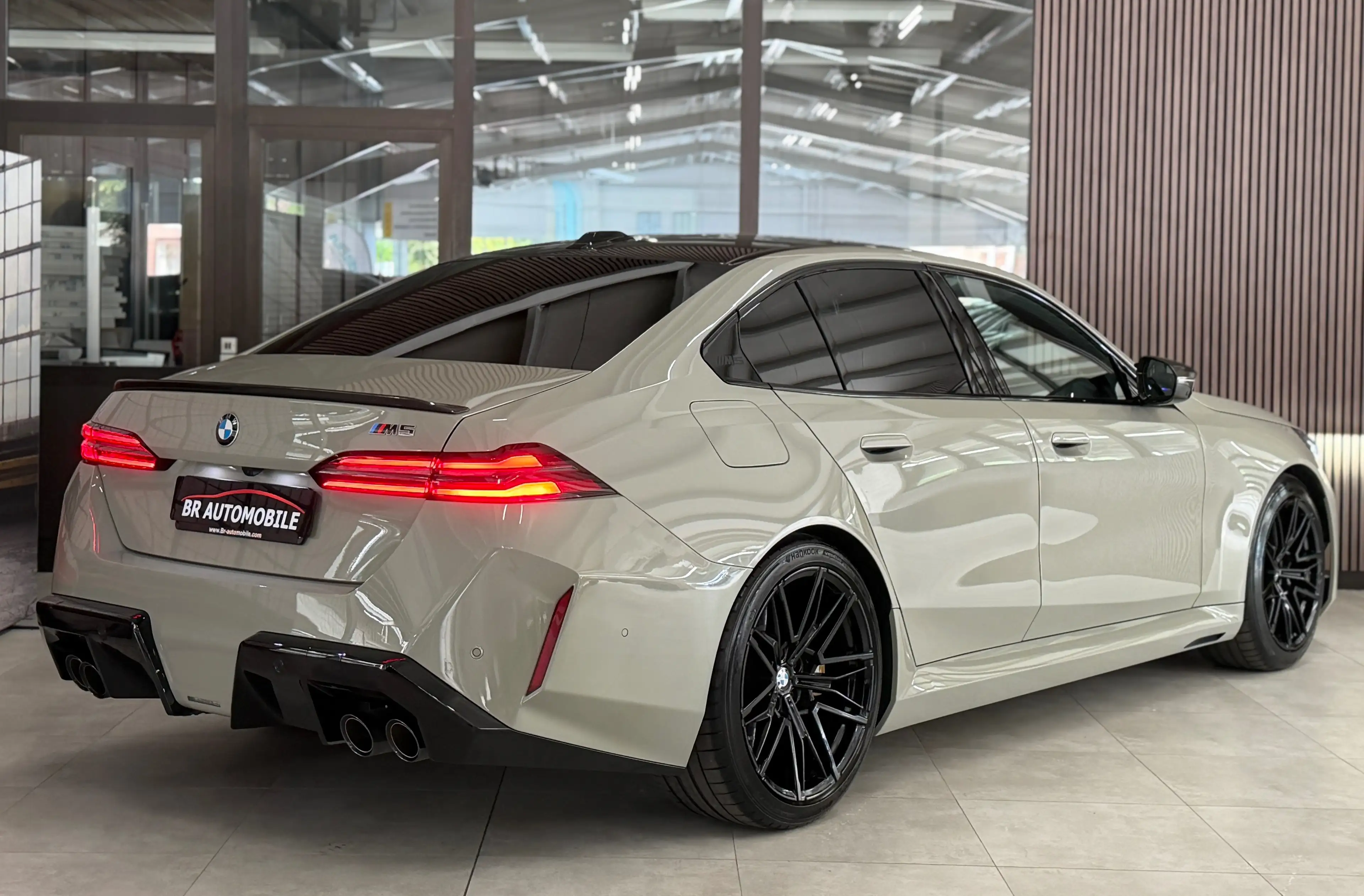 BMW M5 Ultimate-Paket*Carbon-Paket*Keramikbremse* Bowers & Wilkins*V-Max — photo 5
