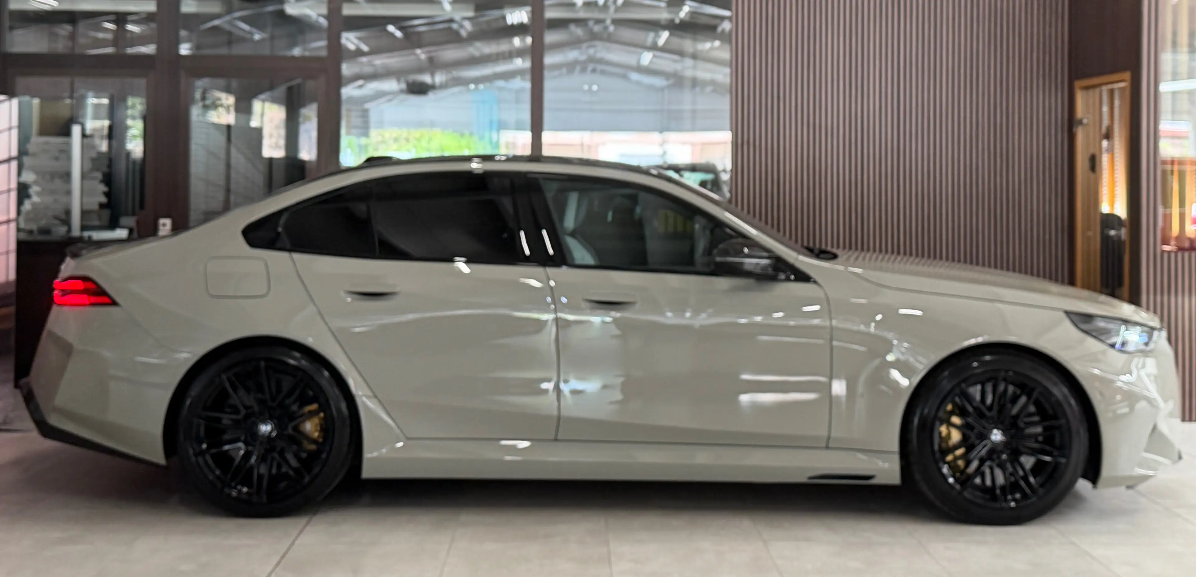 BMW M5 Ultimate-Paket*Carbon-Paket*Keramikbremse* Bowers & Wilkins*V-Max — photo 8