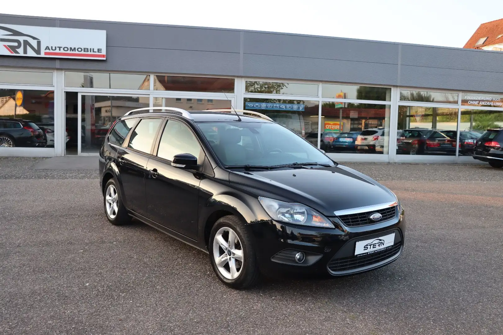 Ford Focus Turnier Style + l 2.HAND l TÜV 04.2027 l Nero - 1