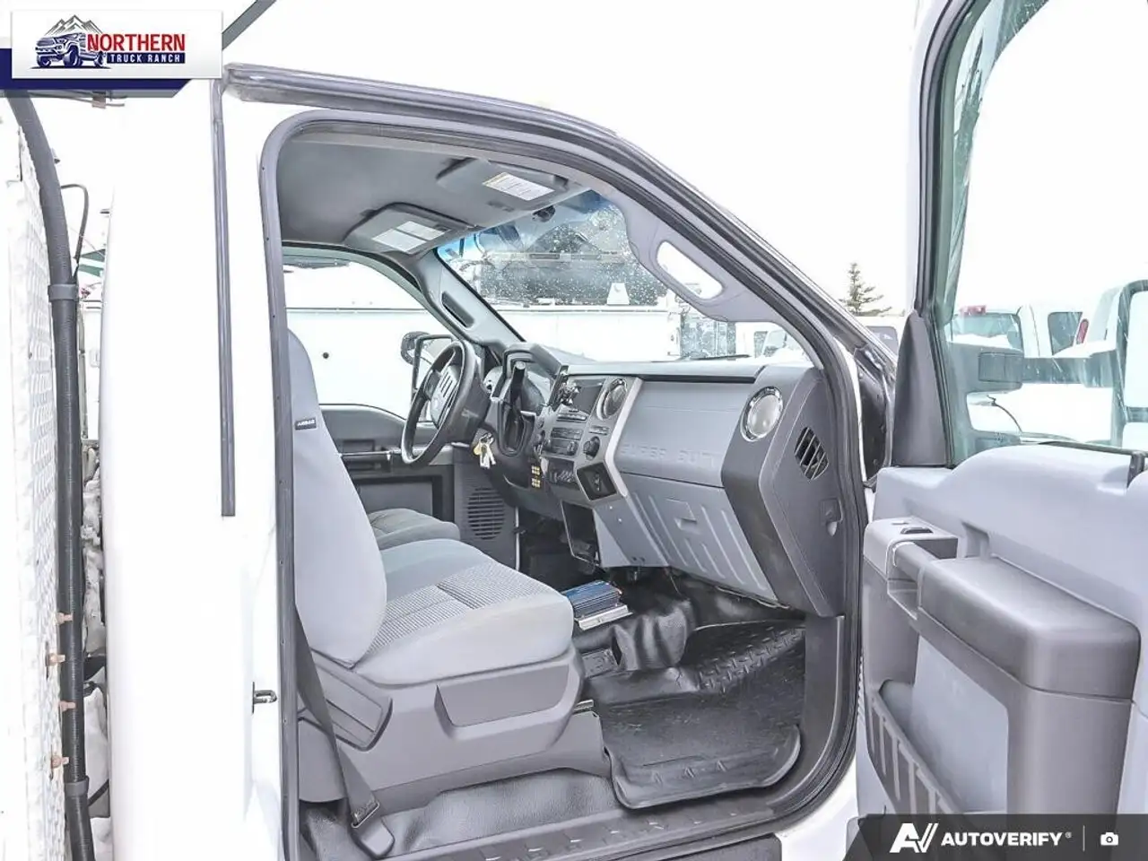 Ford F-550 Super Duty снимка Ford F-550 Super Duty