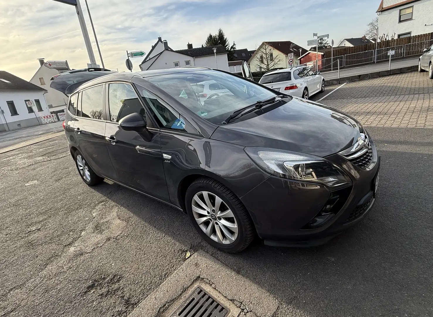 Opel Zafira Tourer Active Grau - 2