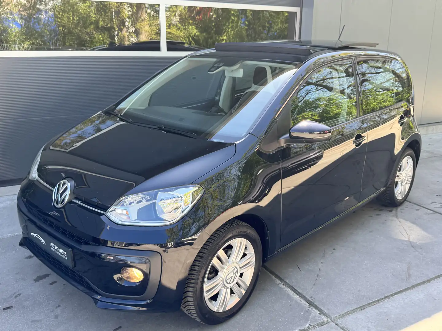 Volkswagen up! 1.0 BMT 60pk high up! Panoramadak Climate Control Noir - 2