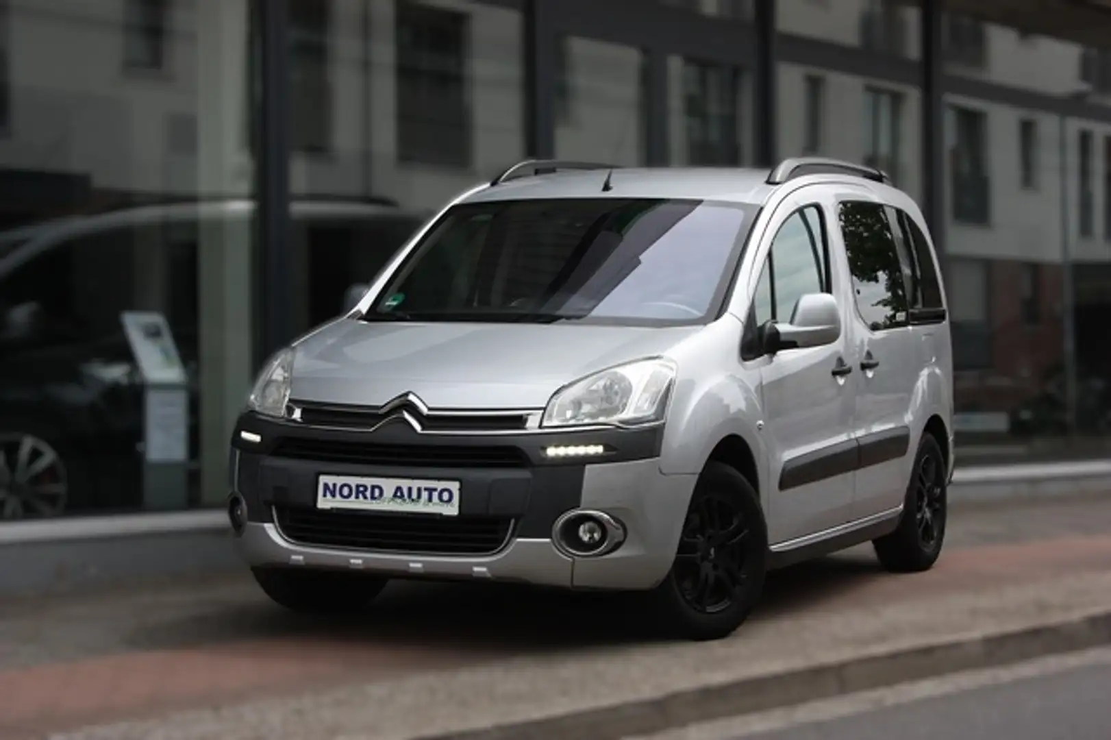 Citroen Berlingo 1.6D Mulstispace XTR Klima/Pdc/Temp Zilver - 2
