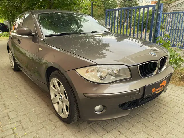 BMW 120 i 150PS Limousine Sportsitze,PDC, Navi!!!