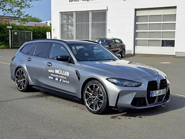 BMW M3 view 3