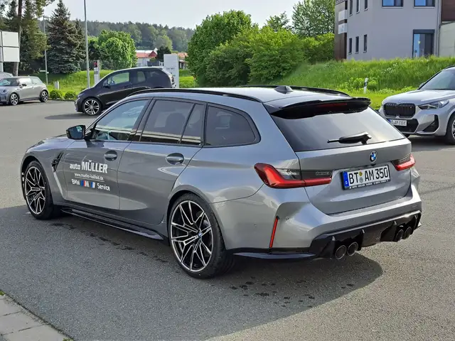 BMW M3 view 5
