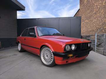 320i