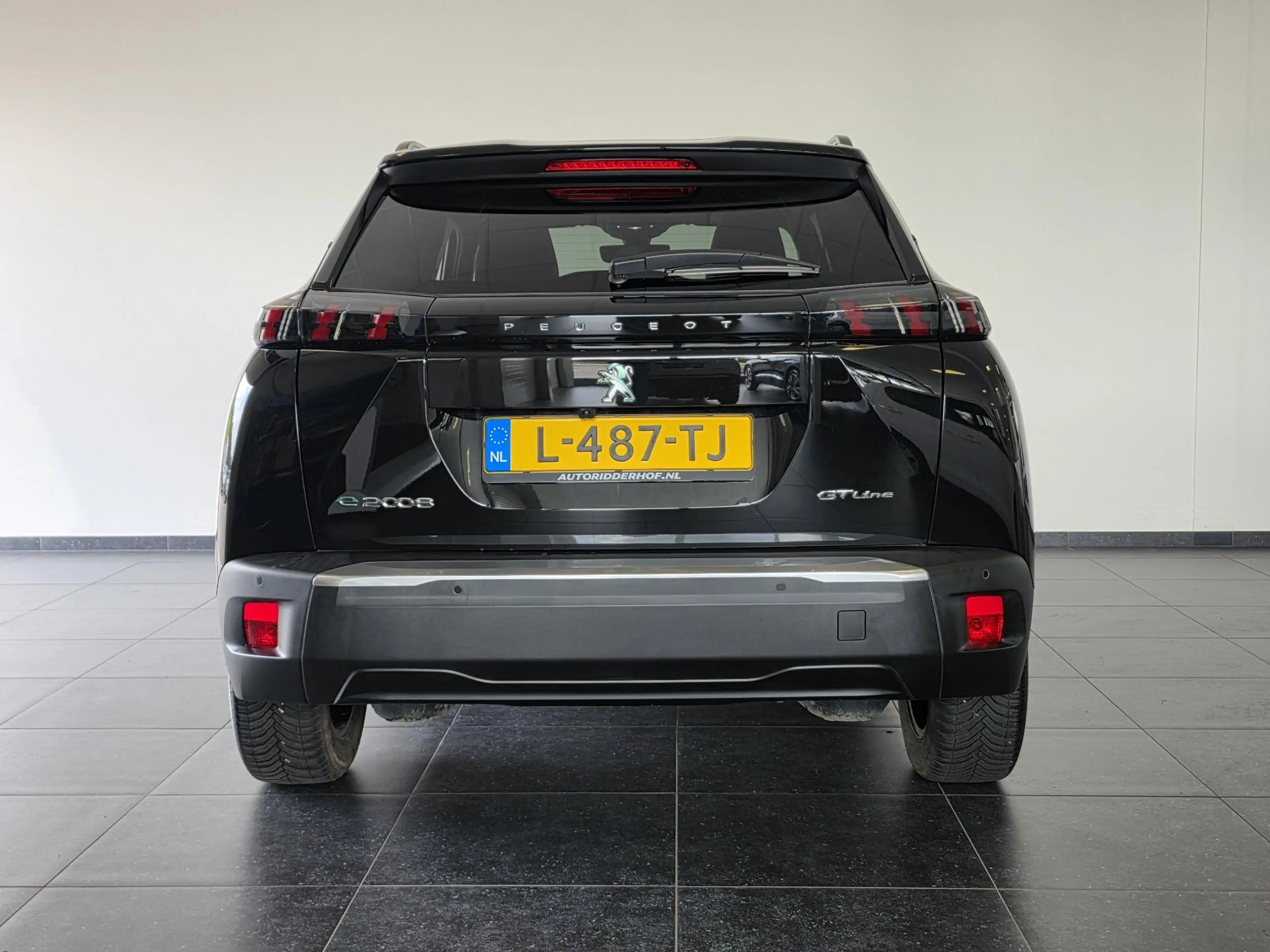 Peugeot e-2008 EV GT 50 kWh | NL-Auto | Stoelverwarming | Apple C — photo 8