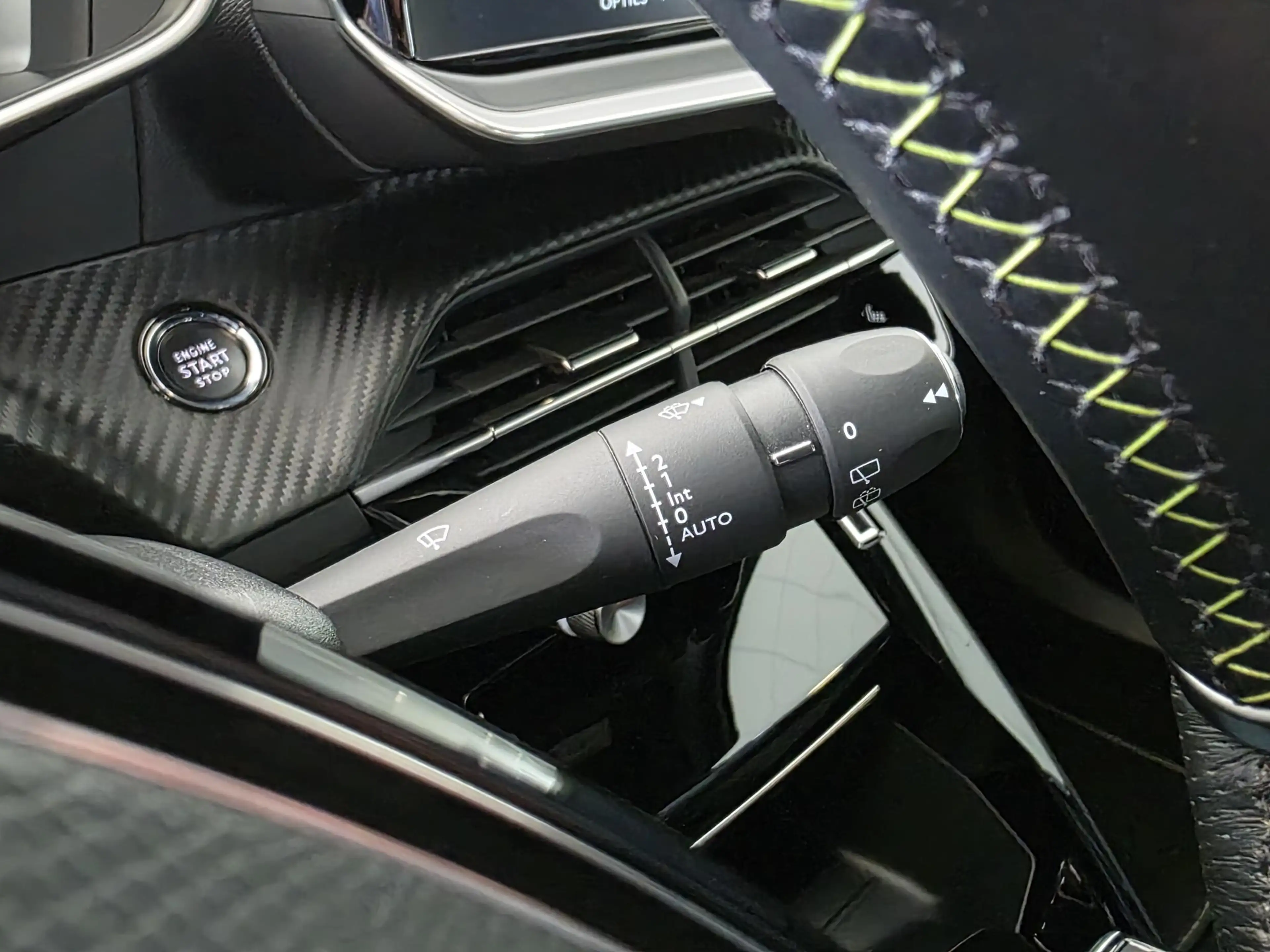 Peugeot e-2008 EV GT 50 kWh | NL-Auto | Stoelverwarming | Apple C — photo 15