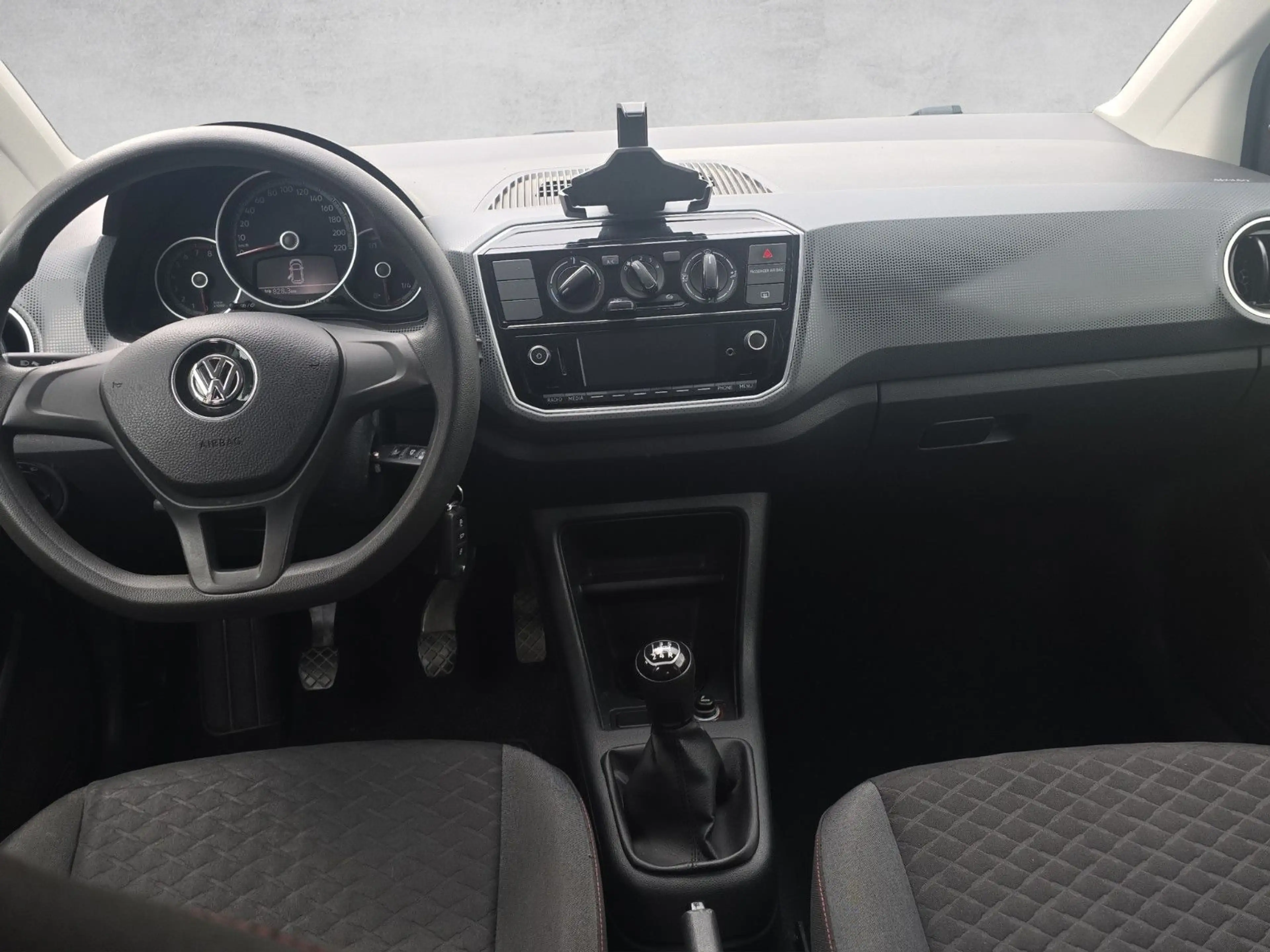 Volkswagen up! UP! Alufelgen 1. Hand Scheckheft MwSt wenig KM — photo 9